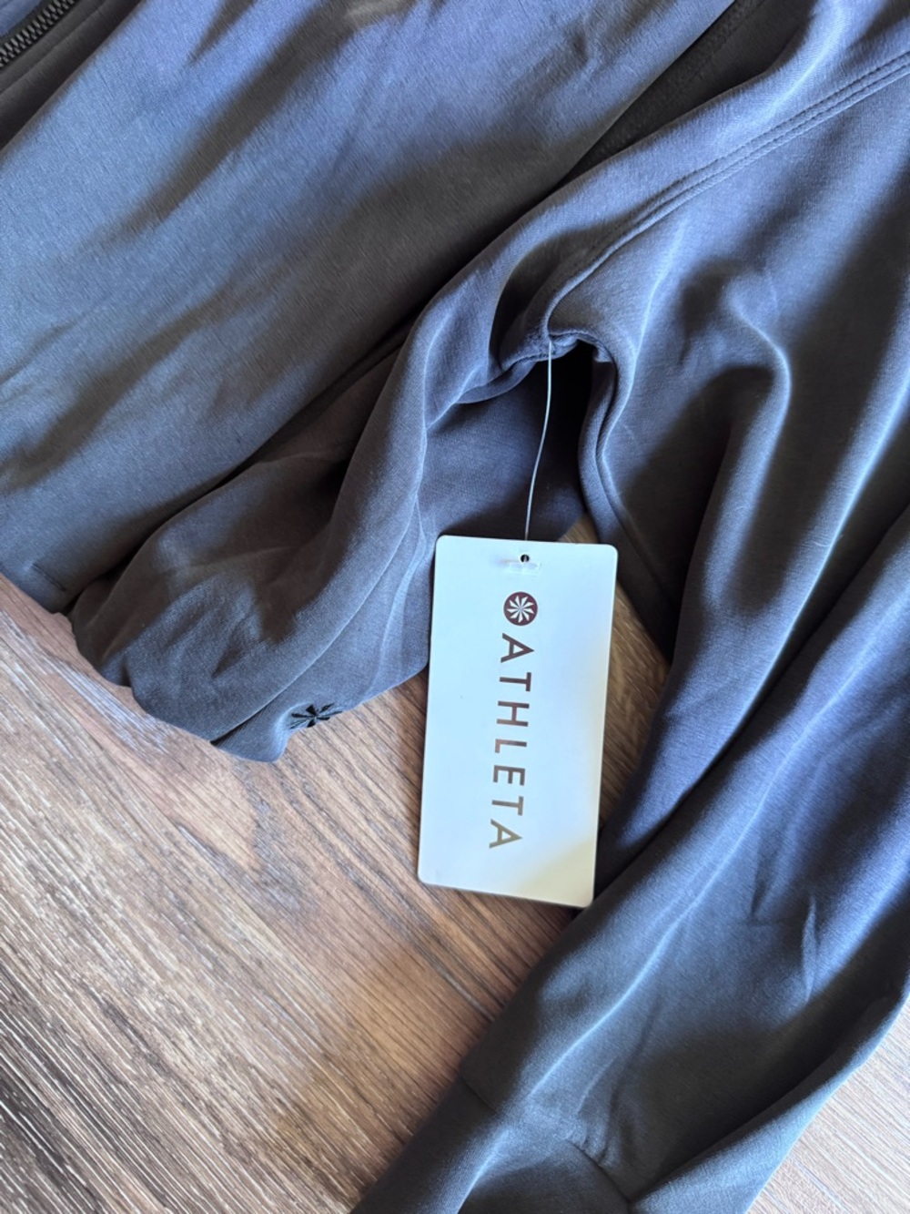 ATHLETA SEASOFT BUBBLE HEM FULL ZIP - Picture 8 of 8